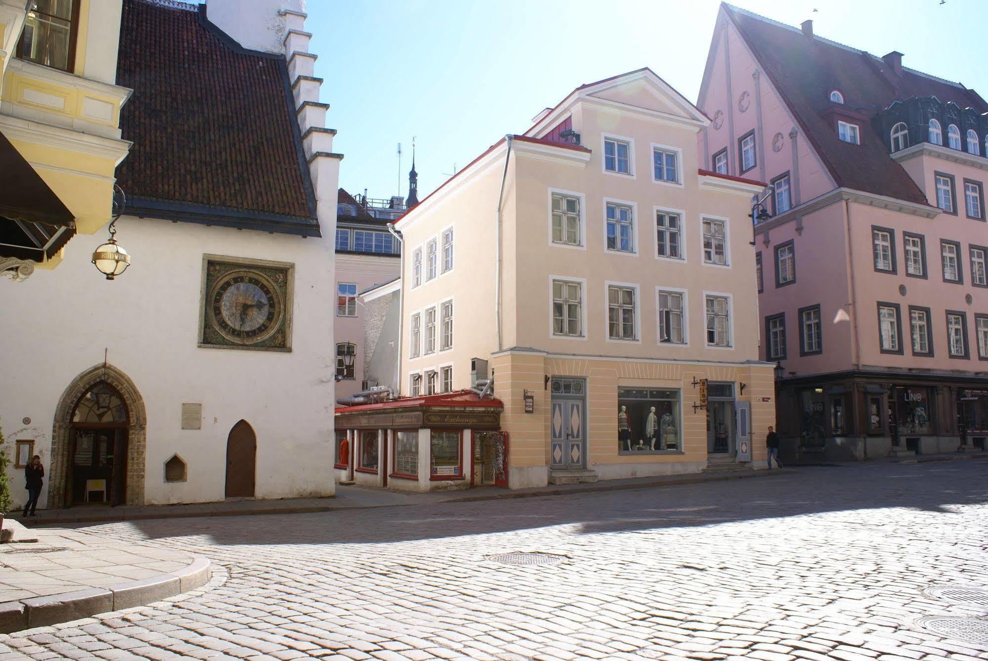 Olevi Residents Hotel Tallinn Exterior photo